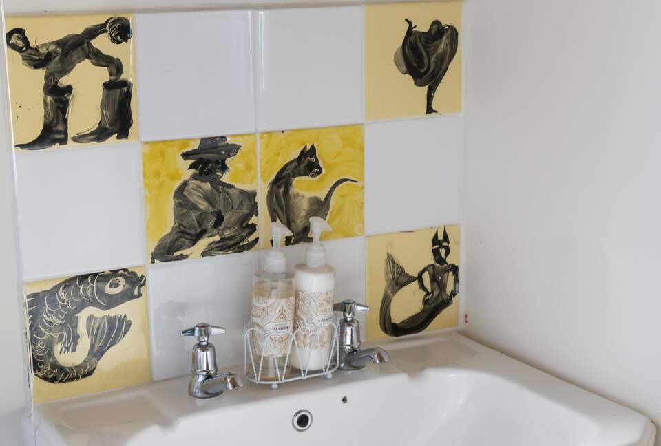 Elegant Coastal Retreat with Fynbos Hills Views - Plettenberg Bay, South Africa