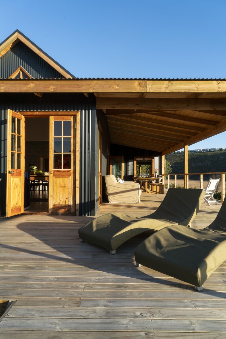 Elegant Coastal Retreat with Fynbos Hills Views - Plettenberg Bay, South Africa