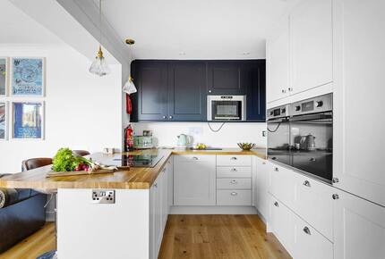 Stylish Three-Bedroom Coastal Home, with Expansive Gardens & Scenic Views - Georgeham, United Kingdom