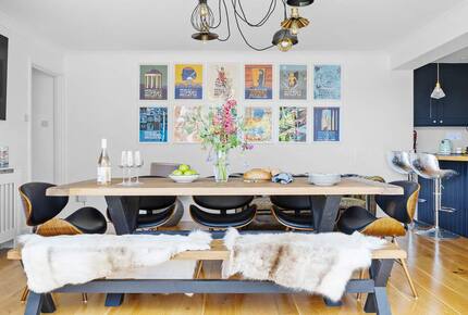 Stylish Three-Bedroom Coastal Home, with Expansive Gardens & Scenic Views - Georgeham, United Kingdom