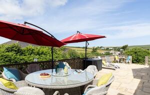 Stylish Three-Bedroom Coastal Home, with Expansive Gardens & Scenic Views - Georgeham, United Kingdom