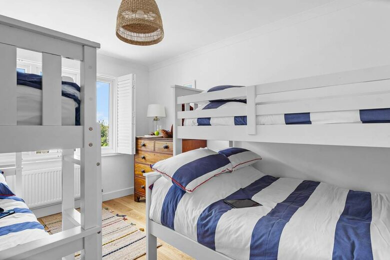 Stylish Three-Bedroom Coastal Home, with Expansive Gardens & Scenic Views - Georgeham, United Kingdom