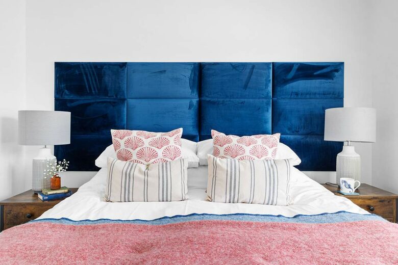 Stylish Three-Bedroom Coastal Home, with Expansive Gardens & Scenic Views - Georgeham, United Kingdom