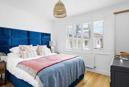 Stylish Three-Bedroom Coastal Home, with Expansive Gardens & Scenic Views - Georgeham, United Kingdom