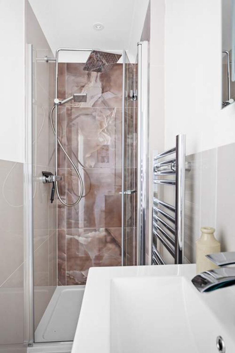 Stylish Three-Bedroom Coastal Home, with Expansive Gardens & Scenic Views - Georgeham, United Kingdom