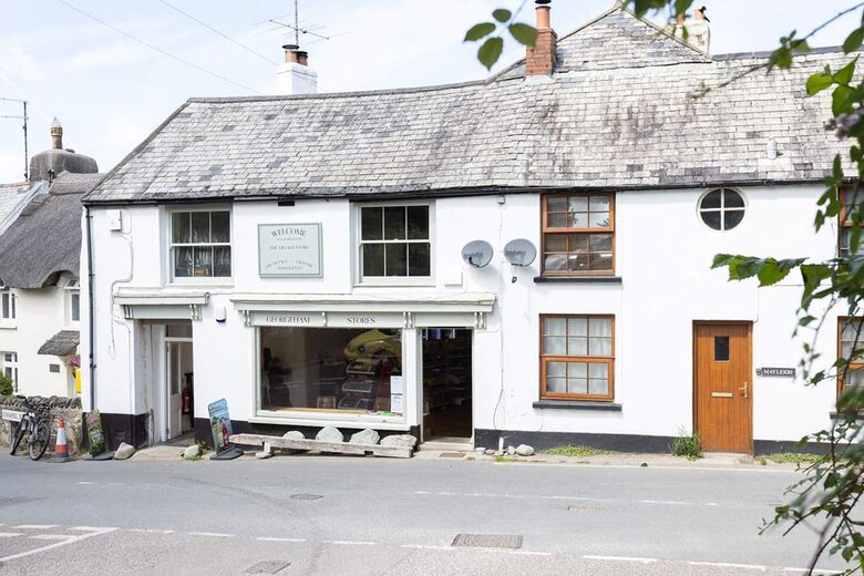 Stylish Three-Bedroom Coastal Home, with Expansive Gardens & Scenic Views - Georgeham, United Kingdom