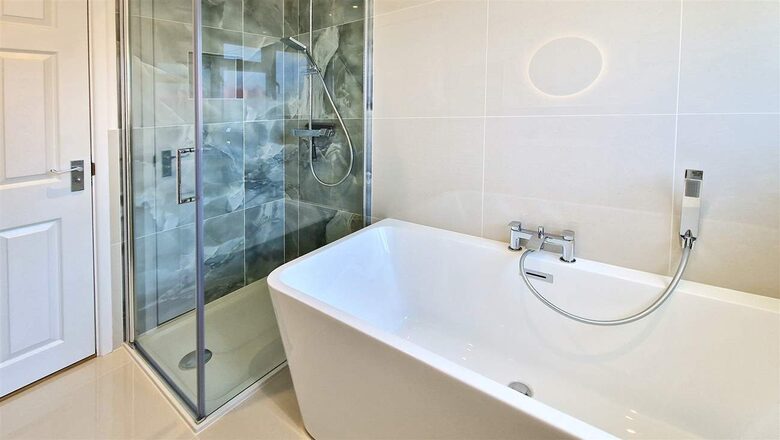 Stylish Three-Bedroom Coastal Home, with Expansive Gardens & Scenic Views - Georgeham, United Kingdom