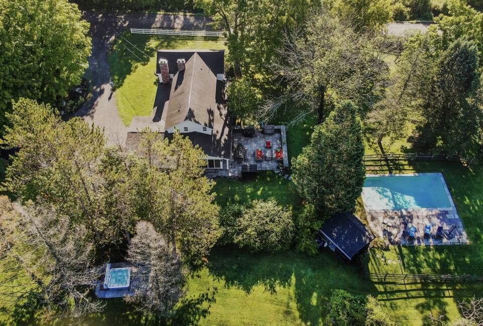 Charming 1792 Country Estate near Hudson Valley & Berkshires - Chatham, New York