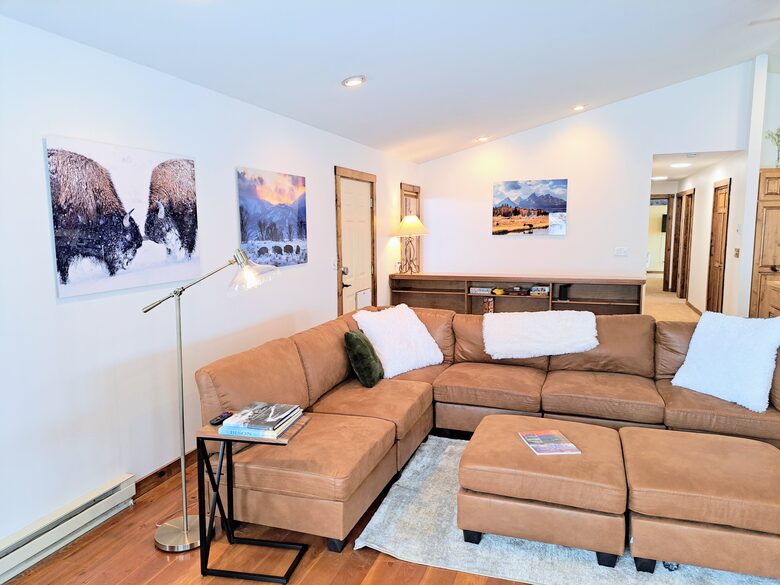 Elevated Living Minutes from Yellowstone & Grand Teton - Jackson, Wyoming