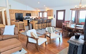 Elevated Living Minutes from Yellowstone & Grand Teton - Jackson, Wyoming