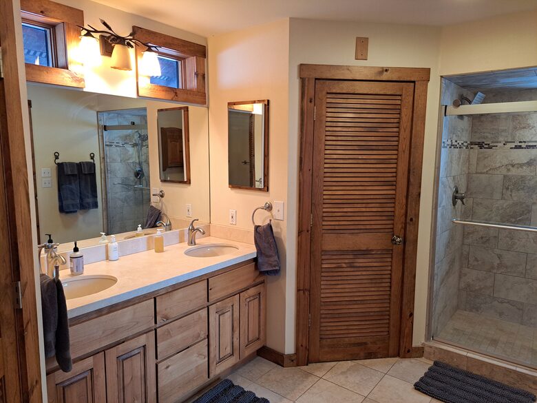 Elevated Living Minutes from Yellowstone & Grand Teton - Jackson, Wyoming