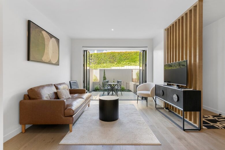 Sunny Mission Bay Escape - Mission Bay, New Zealand