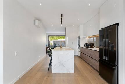 Sunny Mission Bay Escape - Mission Bay, New Zealand