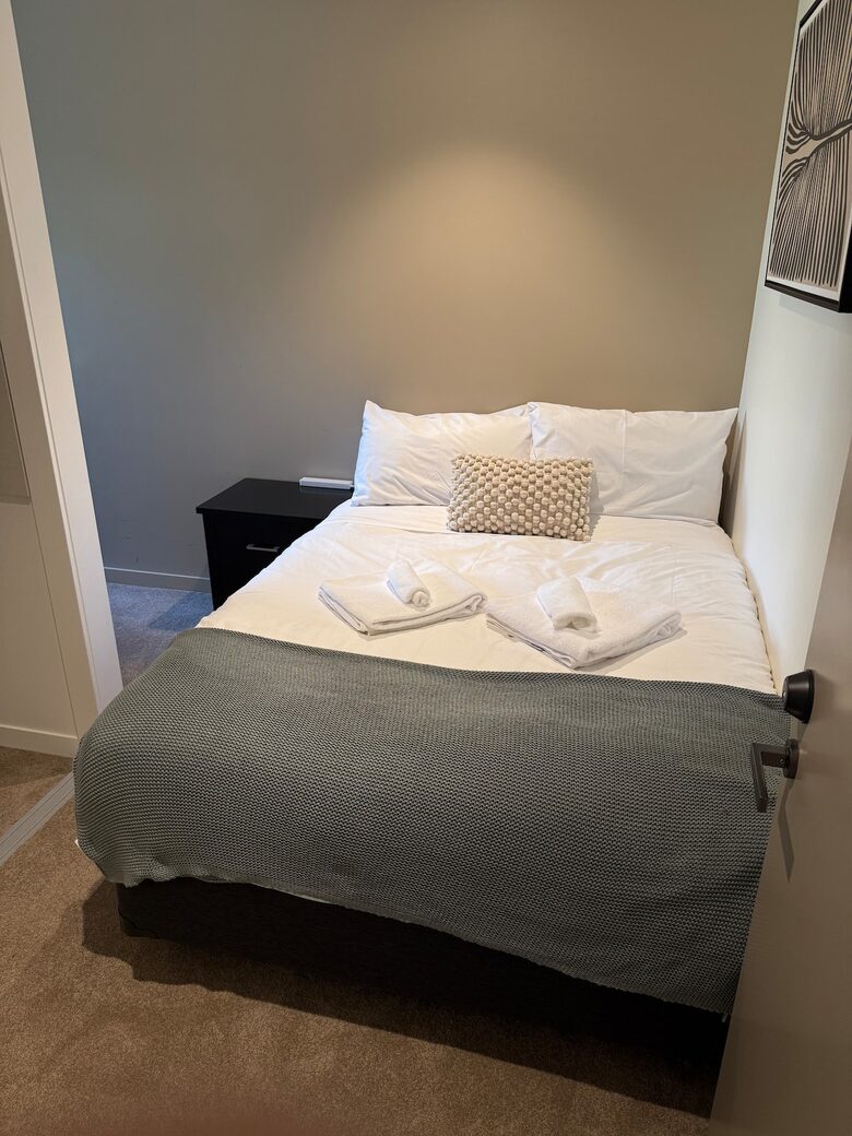 Sunny Mission Bay Escape - Mission Bay, New Zealand