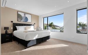 Sunny Mission Bay Escape - Mission Bay, New Zealand