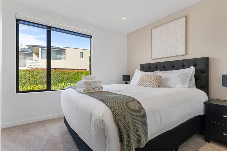 Sunny Mission Bay Escape - Mission Bay, New Zealand