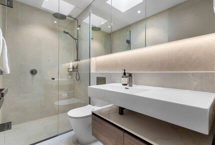 Sunny Mission Bay Escape - Mission Bay, New Zealand