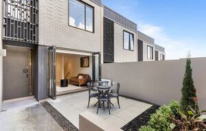 Sunny Mission Bay Escape - Mission Bay, New Zealand