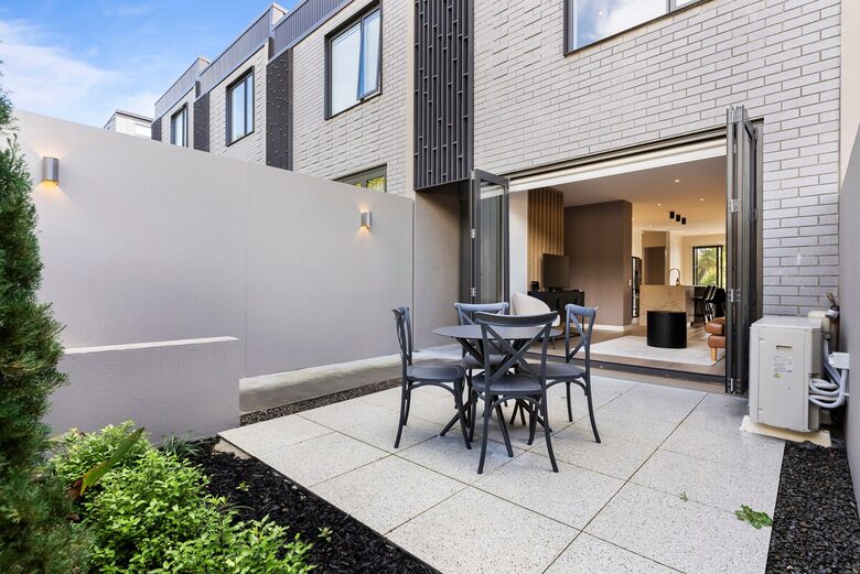 Sunny Mission Bay Escape - Mission Bay, New Zealand