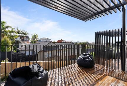 Sunny Mission Bay Escape - Mission Bay, New Zealand