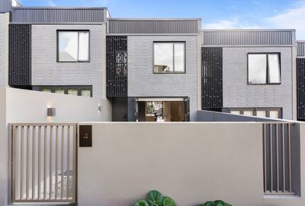 Sunny Mission Bay Escape - Mission Bay, New Zealand