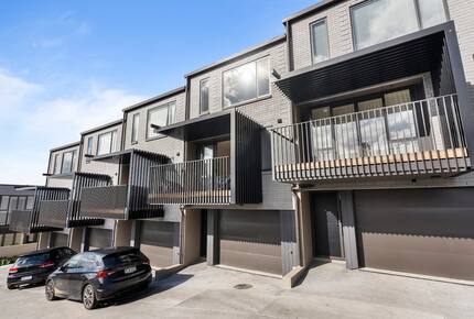 Sunny Mission Bay Escape - Mission Bay, New Zealand