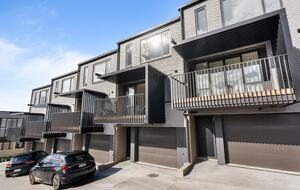 Sunny Mission Bay Escape - Mission Bay, New Zealand