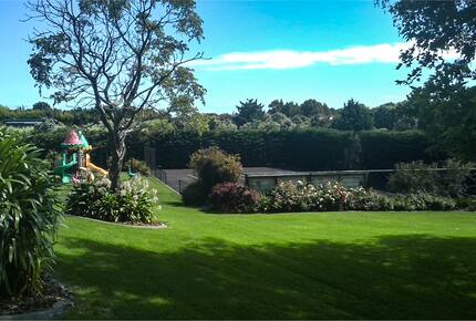 Sunlit Serenity on the Kapiti Coast - Paraparaumu, New Zealand