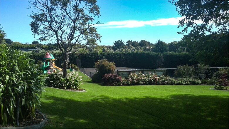 Sunlit Serenity on the Kapiti Coast - Paraparaumu, New Zealand