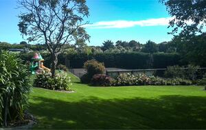 Sunlit Serenity on the Kapiti Coast - Paraparaumu, New Zealand