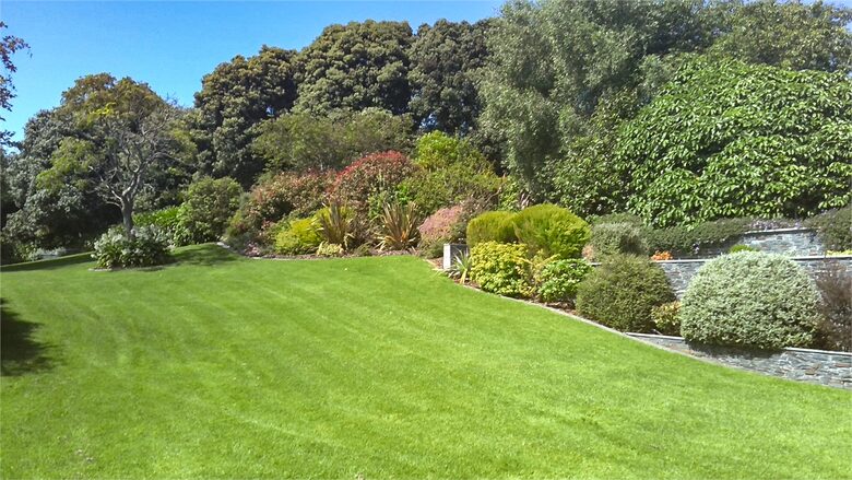 Sunlit Serenity on the Kapiti Coast - Paraparaumu, New Zealand