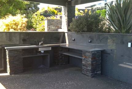 Sunlit Serenity on the Kapiti Coast - Paraparaumu, New Zealand