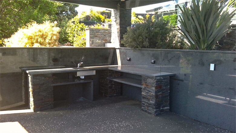 Sunlit Serenity on the Kapiti Coast - Paraparaumu, New Zealand