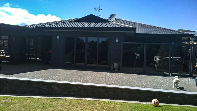 Sunlit Serenity on the Kapiti Coast - Paraparaumu, New Zealand