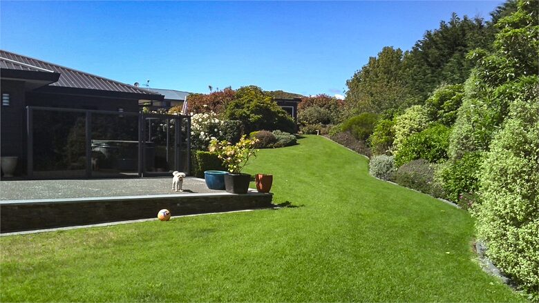 Sunlit Serenity on the Kapiti Coast - Paraparaumu, New Zealand