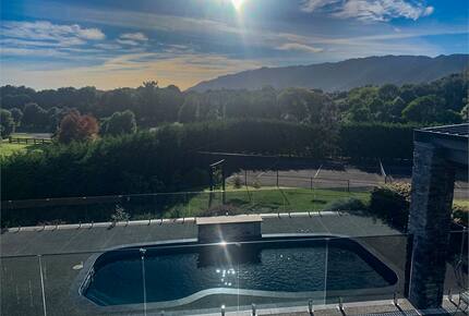 Sunlit Serenity on the Kapiti Coast - Paraparaumu, New Zealand