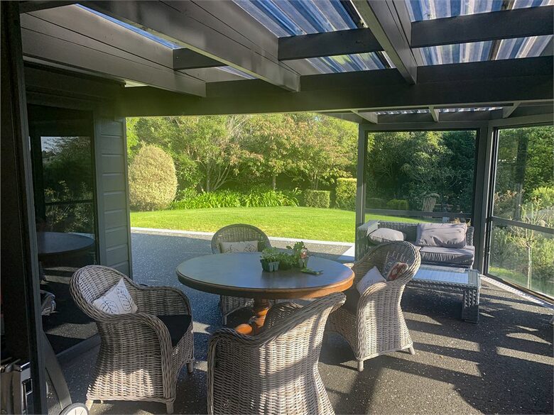 Sunlit Serenity on the Kapiti Coast - Paraparaumu, New Zealand