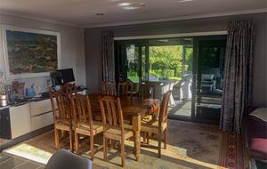 Sunlit Serenity on the Kapiti Coast - Paraparaumu, New Zealand