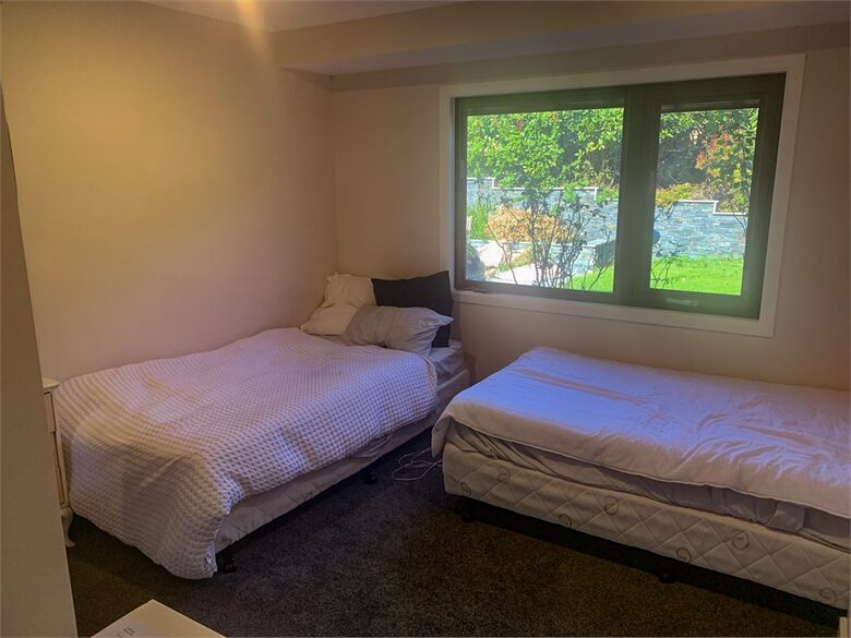 Sunlit Serenity on the Kapiti Coast - Paraparaumu, New Zealand