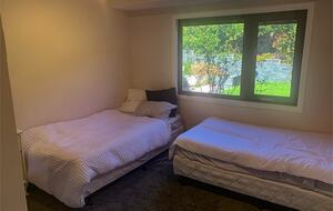 Sunlit Serenity on the Kapiti Coast - Paraparaumu, New Zealand