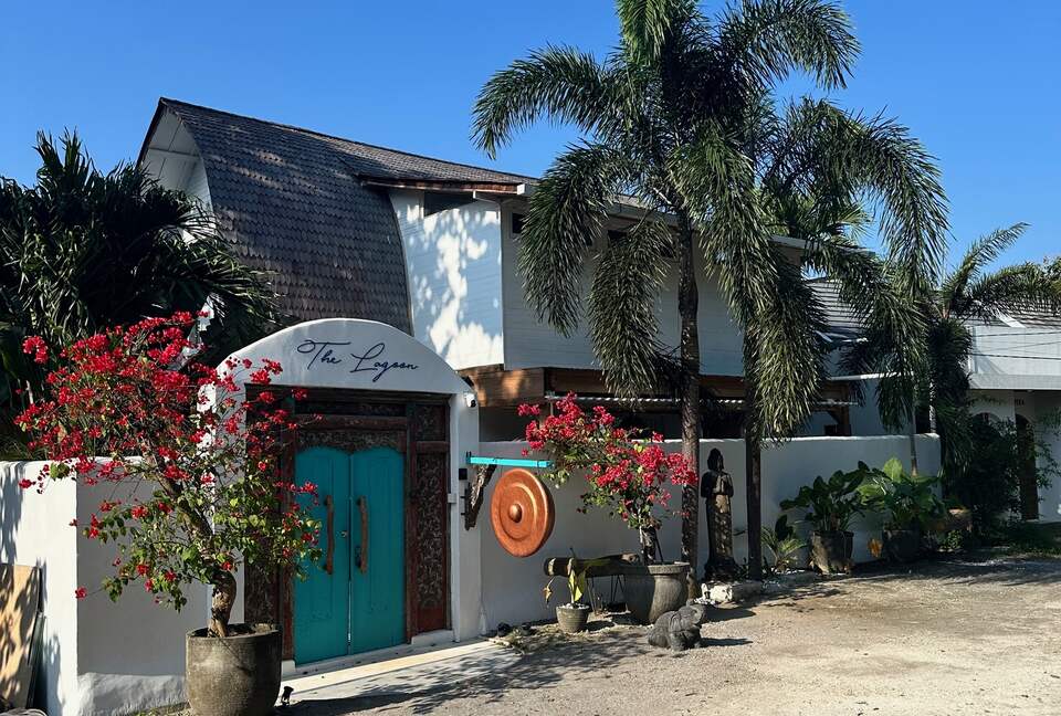 Elegant Uluwatu Escape Near Nyang Nyang Beach - "THE LAGOON " - Bali, Indonesia