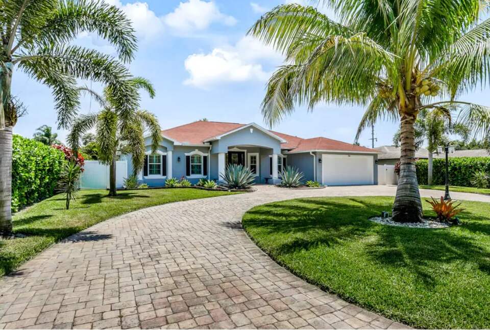 Naples Beach Escape with Saltwater Pool - Naples, Florida