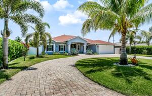 Naples Beach Escape with Saltwater Pool - Naples, Florida