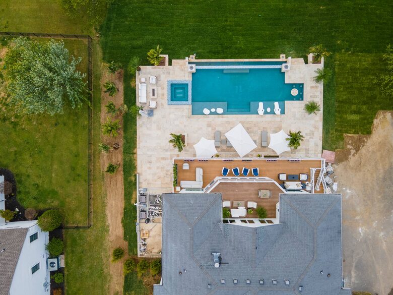 ABOVE - Lakeside Oasis Estate - Gallatin, Tennessee