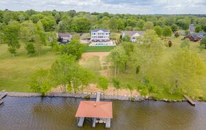 ABOVE - Lakeside Oasis Estate - Gallatin, Tennessee