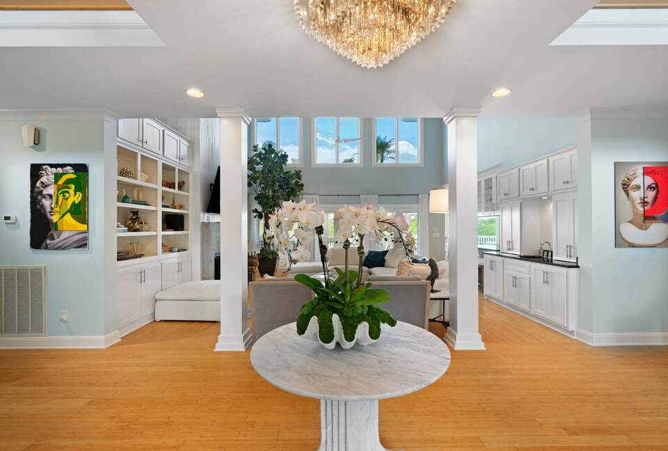 ABOVE - Lakeside Oasis Estate - Gallatin, Tennessee