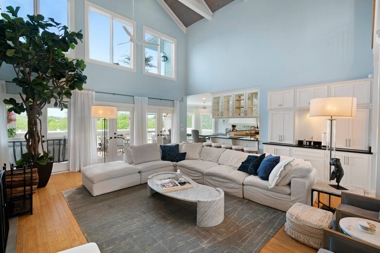 ABOVE - Lakeside Oasis Estate - Gallatin, Tennessee