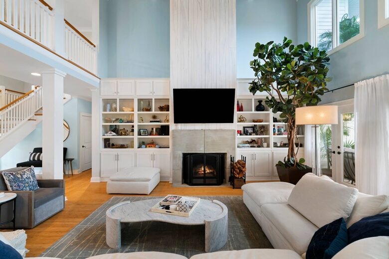 ABOVE - Lakeside Oasis Estate - Gallatin, Tennessee