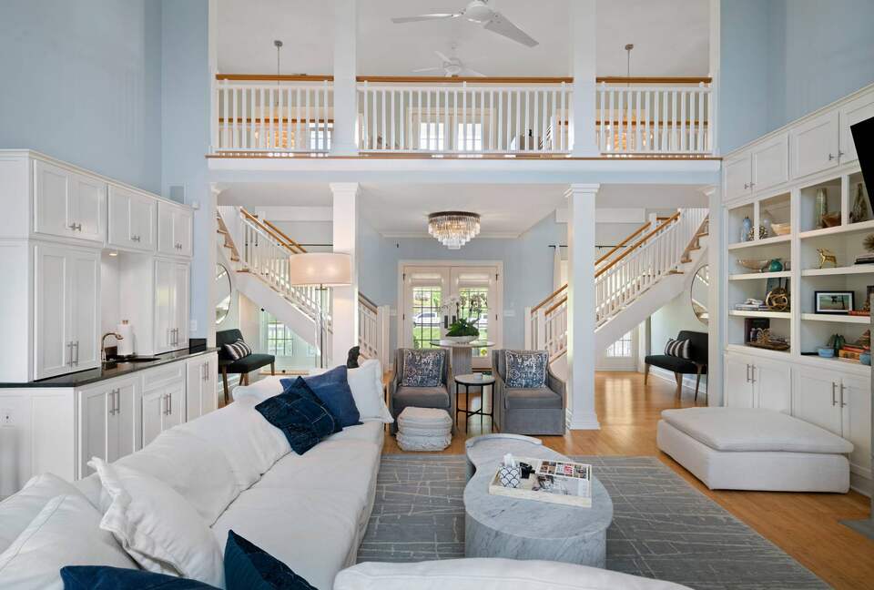 ABOVE - Lakeside Oasis Estate - Gallatin, Tennessee