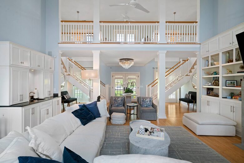 ABOVE - Lakeside Oasis Estate - Gallatin, Tennessee